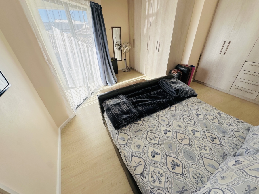 4 Bedroom Property for Sale in Parklands North Western Cape